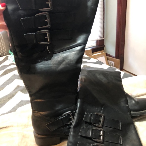 Shoes. Booties most size 8 1/2 or 9. Rarely worn. - Picture 9 of 11